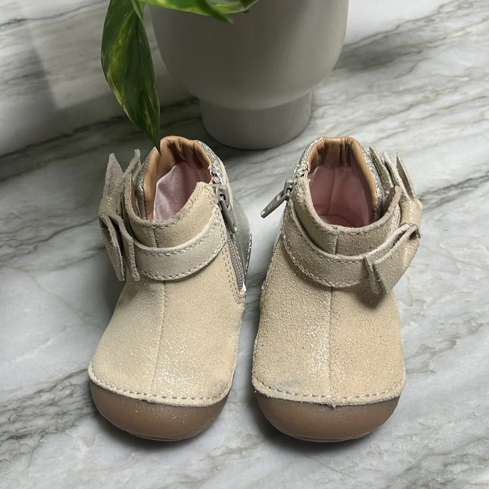Stride rite toddler Glitter Bow beige Ankle boots